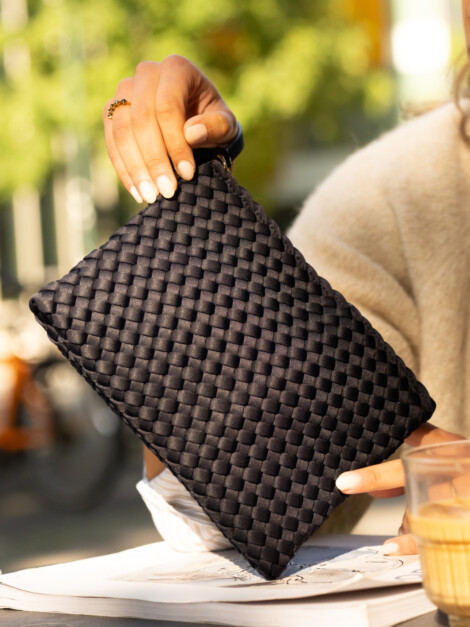 CLUTCH DI NERO