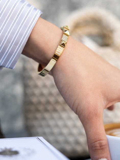 STUD BANGLE W/CRYSTALS GOLD