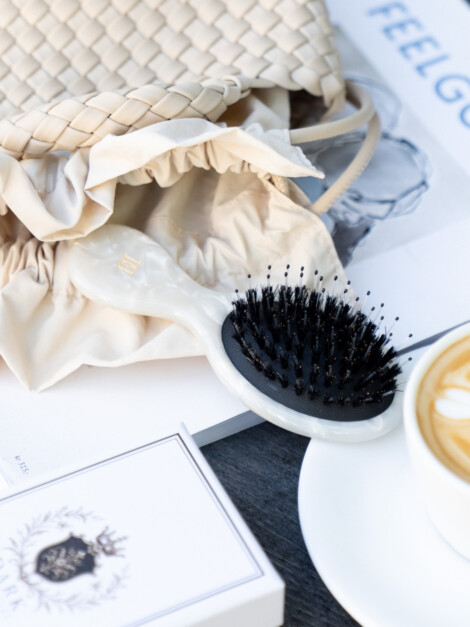 HAIR BRUSH SMALL OFF WHITE
