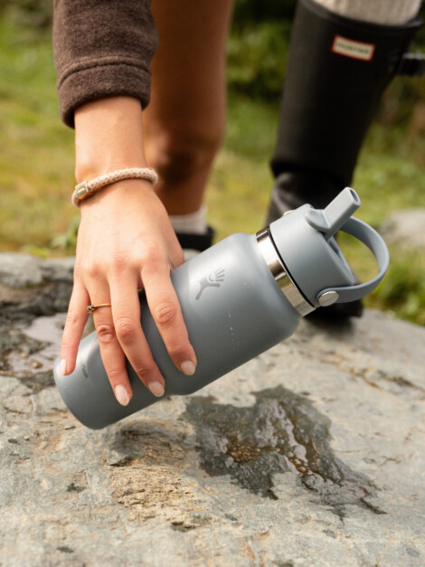 24 OZ WIDE FLEX STRAW TRAVEL BOTTLE SHALE GRAY