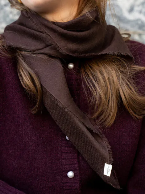 CASHMA SMALL SCARF CASHMERE HOT FUDGE BROWN