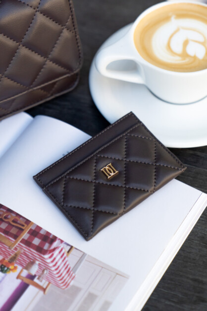 LEATHER QUILTED CARDHOLDER CHOCOLATE BROWN