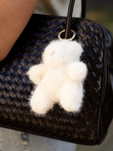 BEAR BAG CHARM OFF WHITE