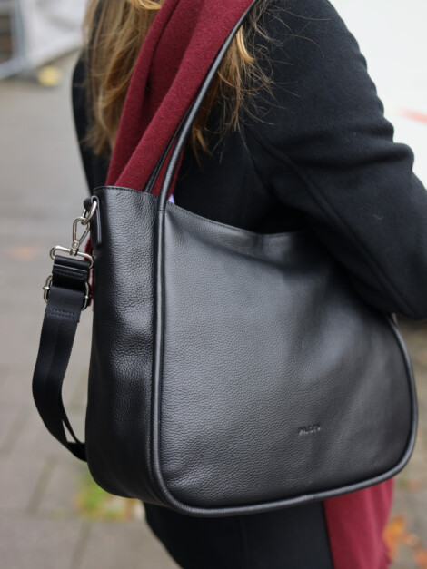 LINN BLACK
