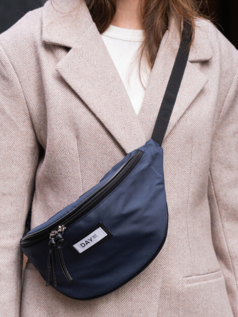 GWENETH RE-S BUM NAVY BLAZER