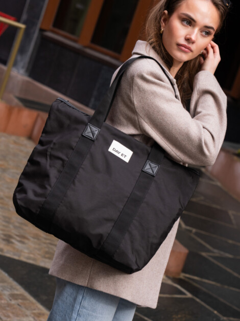 DAY GWENETH RE-S BAG MEDIUM BLACK