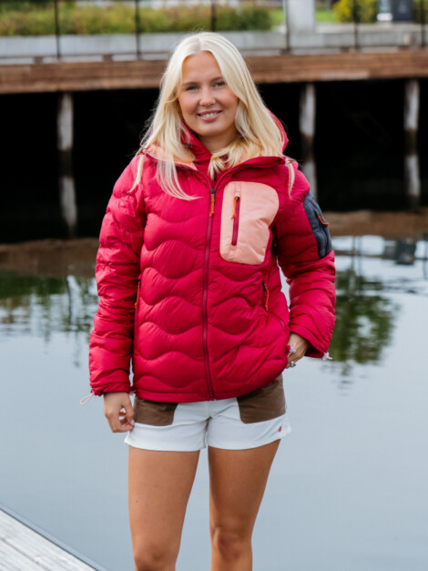 W HELIUM UTILITY DOWN HOOD JACKET TECH BURGUNDY