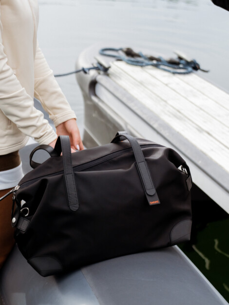 HOLDALL 24H W/SHOULDERSTRAP BLACK