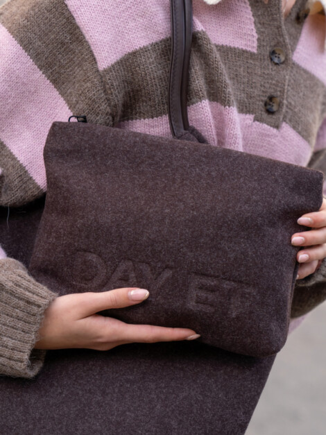 DAY WOOLEN POUCHY CHOCOLATE MELANGE