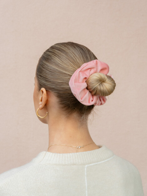 VELVET SCRUNCHIE BALLERINA ROSE