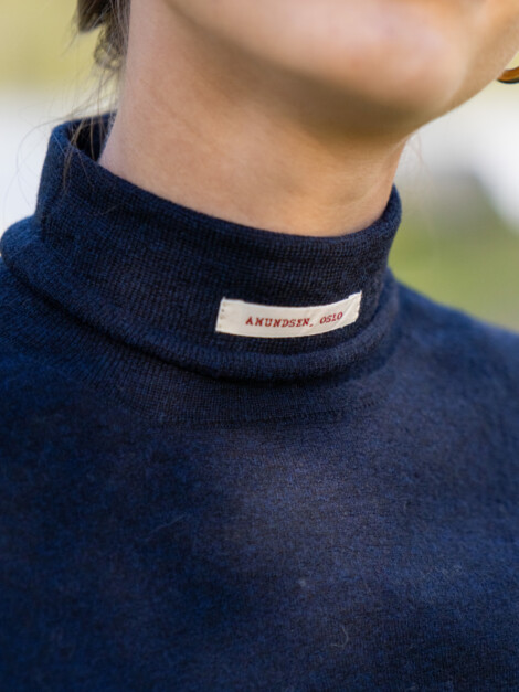 BOILED TURTLE NECK THIN FADED NAVY
