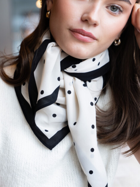 TAMMA BIG DOT SCARF OFF WHITE