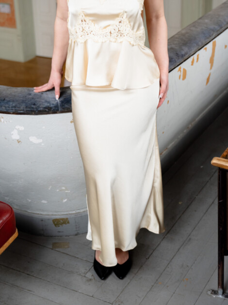 VICKY HEAVY SATEEN SKIRT LIGHT YELLOW