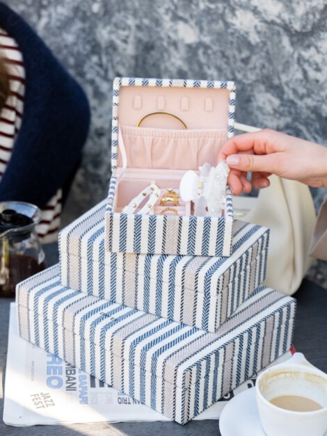 DAY STRIPES JEWELRY CASE SMALL PASTEL PARCHME