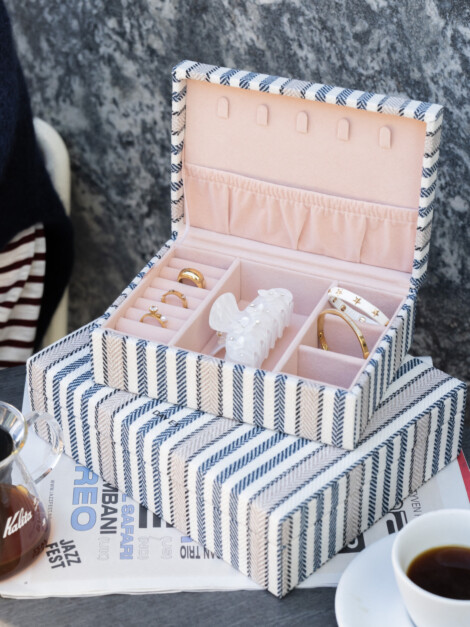 DAY STRIPES JEWELRY CASE MEDIUM PASTEL PARCHME