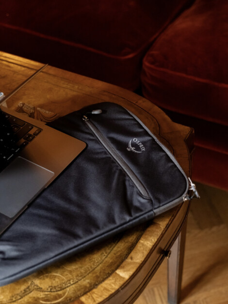 DAYLITE 16 LAPTOP SLEEVE BLACK