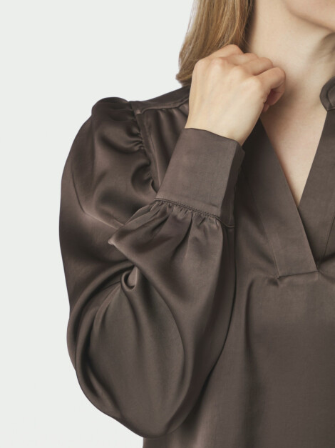 ROSSLYN HEAVY SATEEN BLOUSE DARK BROWN