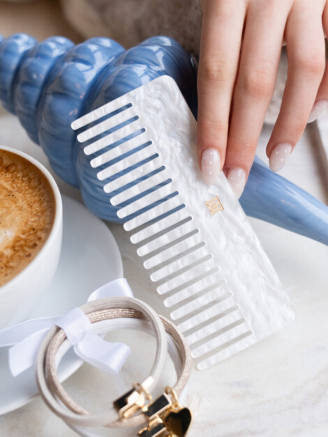 HAIR COMB BRIGHT WHITE