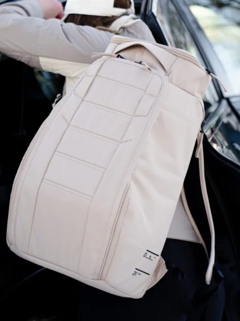 HUGGER BACKPACK 25L FOGBOW BEIGE