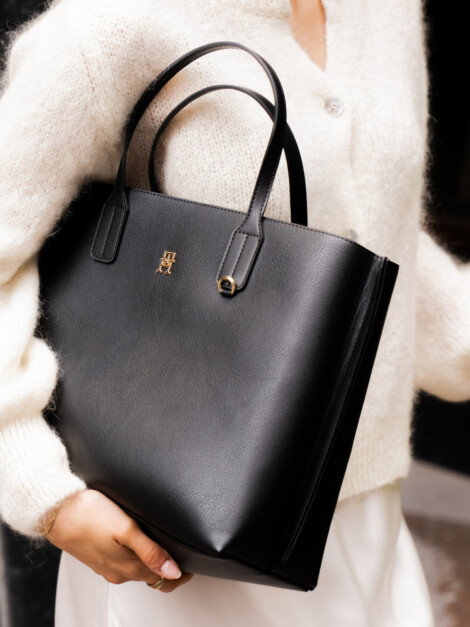 TH DISTINCT SATCHEL BLACK