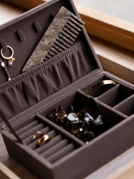 DAY VELVET JEWELRY CASE MEDIUM MAJOR BROWN