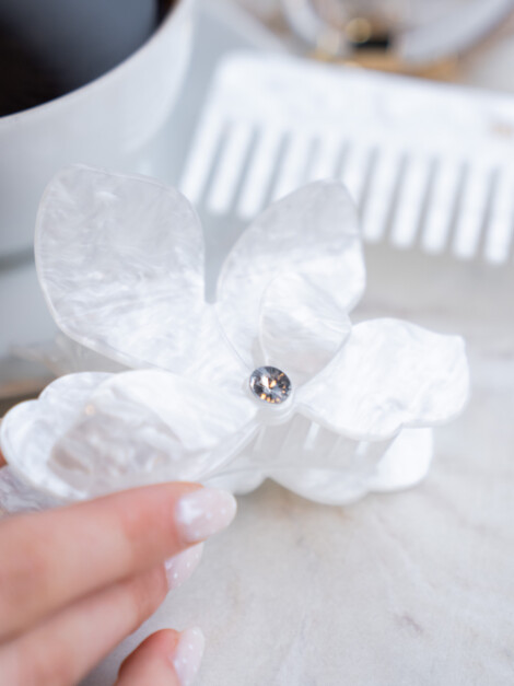 ORCHID FLOWER HAIR CLAW BRIGHT WHITE W/CRYSTAL