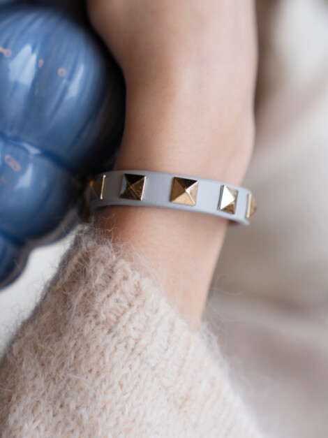 STUDSARMBÅND COOL BLUE W/ GOLD