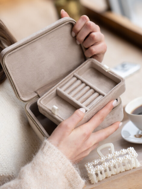 VELVET JEWELLERY BOX DARK SAND
