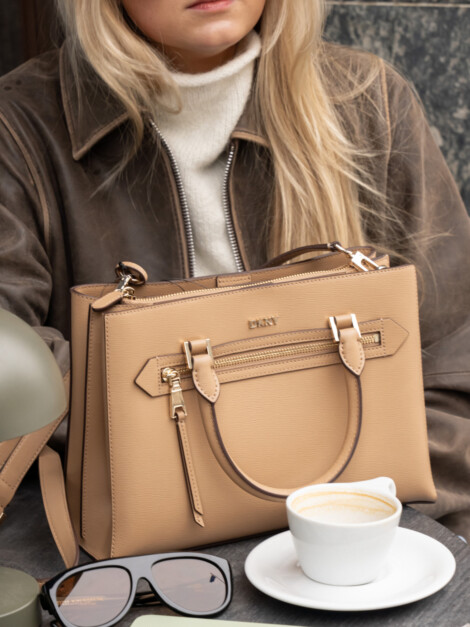 BRYANT AVE SM SATCHEL CAPPUCINO