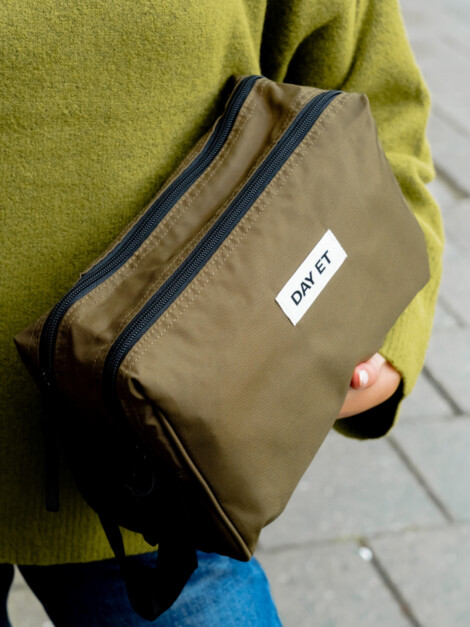 DAY GWENETH RE-S WASHBAG L DARK OLIVE