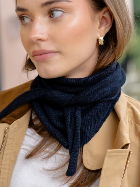 MISTY KNIT SCARF NAVY