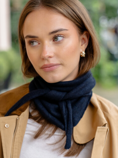 MISTY KNIT SCARF NAVY