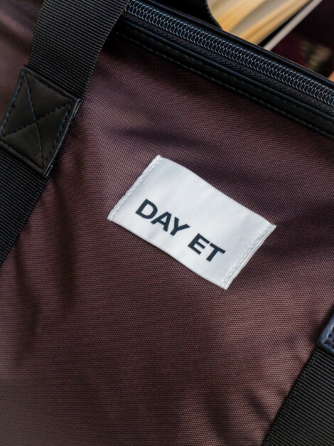 DAY GWENETH RE-S BAG M CHOCOLATE PLUM