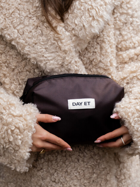 DAY GWENETH RE-S WASHBAG S CHOCOLATE PLUM