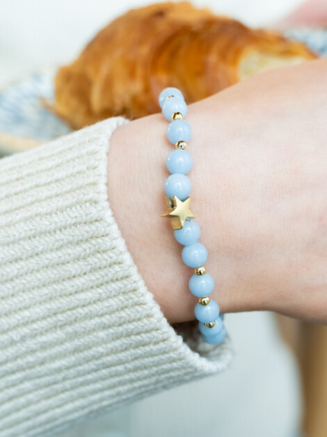 STONE BEAD BRACELET 6MM W/GOLD BEADS 501 BLUE
