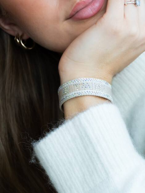 TØYARMBÅND JE T'AIME W/CRYSTALS SAND