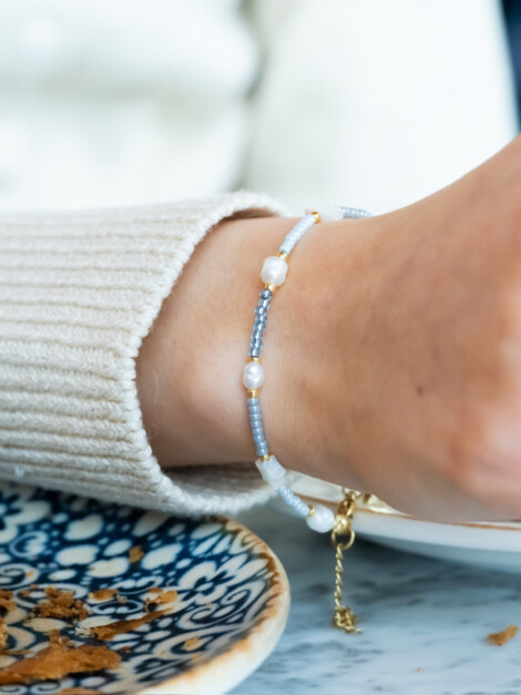 GLASS BEAD BRACELET W/MOP STAR &amp; PEARLS LIGHT BLUE