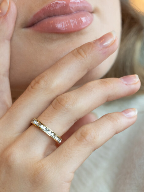 CRYSTAL RING BROAD CRYSTAL