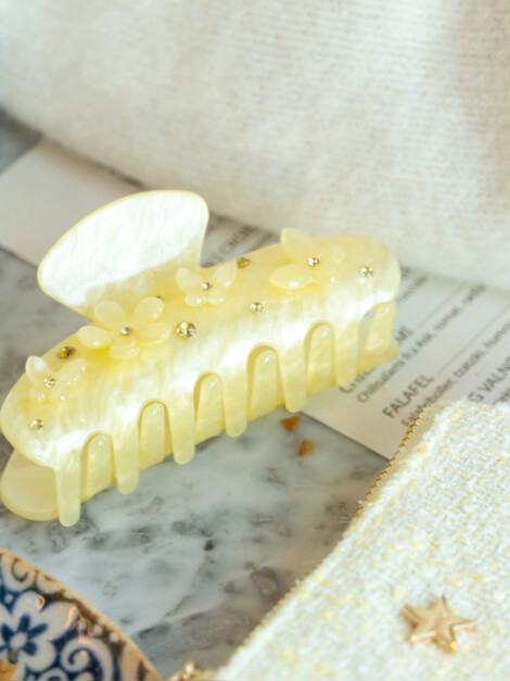 FLOWER &amp; BUTTERFLY HAIR CLAW PALE YELLOW