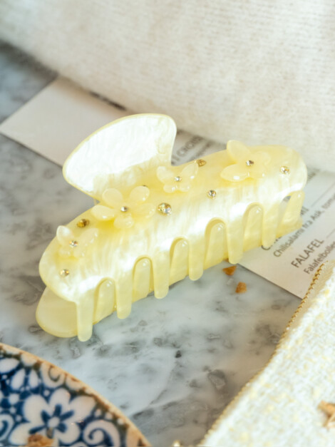 FLOWER & BUTTERFLY HAIR CLAW PALE YELLOW