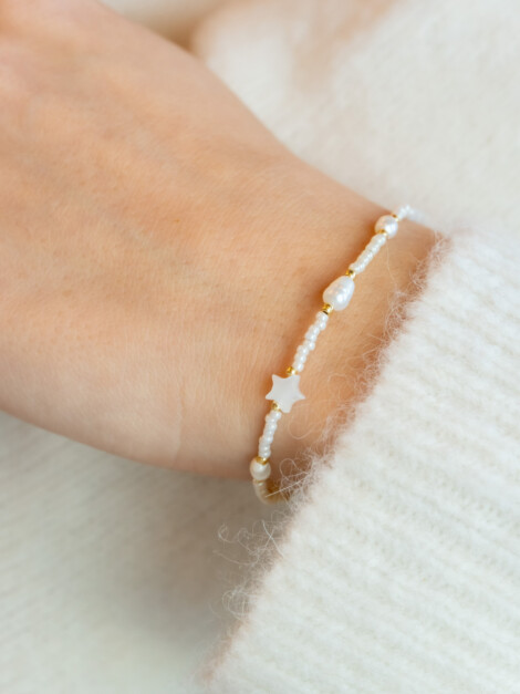 GLASS BEAD BRACELET W/MOP STAR & PEARLS OFF WHITE
