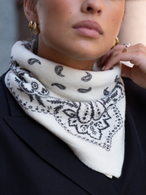 ADELINA PAISLEY KNIT SCARF OFF WHITE
