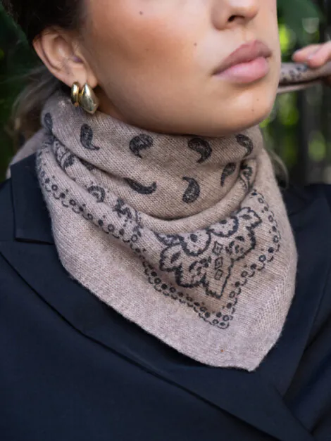 ADELINA PAISLEY KNIT SCARF BEIGE MELANGE