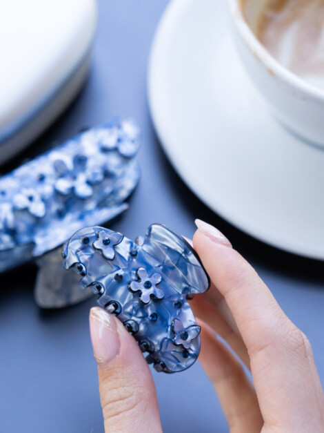 FLOWER &amp; BUTTERFLY HAIR CLAW SMALL GRISALLE BLUE