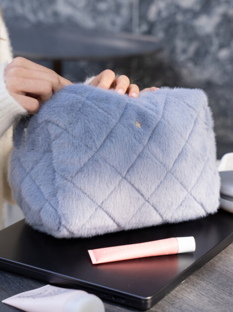 FAUX FUR QUILTED MAKE-UP POUCH LARGE COOL BLUE