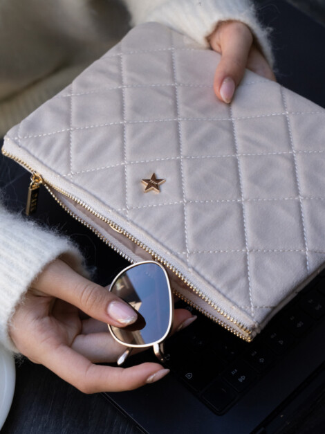 VELVET QUILTED SMALL POUCH SAND