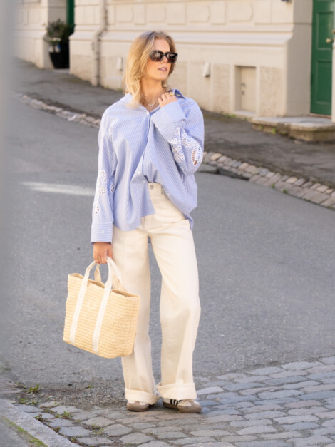 BRODERIE ANGLAISE COTTON SHIRT CLASSIC ITHACA/COBALT BLUE