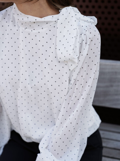 DORELLIE DOT BLOUSE OFF WHITE