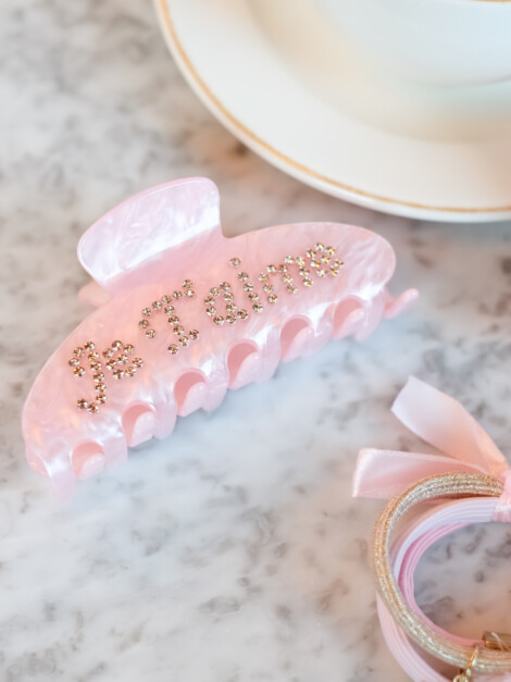 TEXT HAIR CLAW "JE T`AIME" PALE ROSE