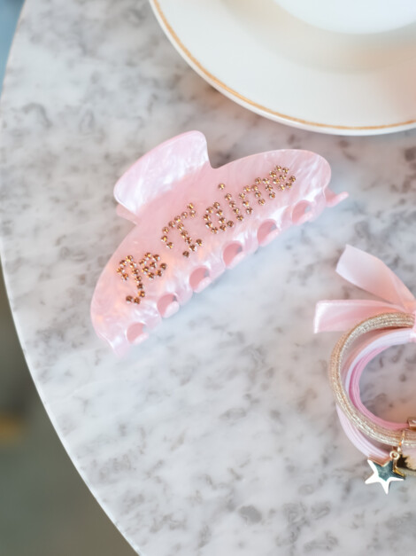 TEXT HAIR CLAW &quot;JE T`AIME&quot; PALE ROSE